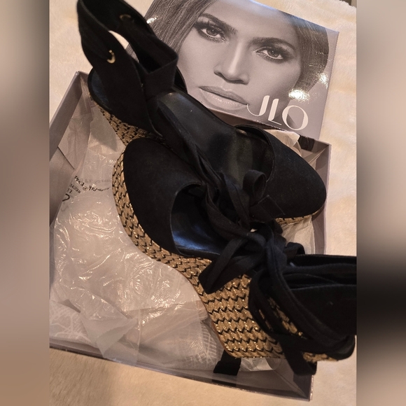 Jennifer Lopez Black and Gold Wedge Sandals - Picture 4 of 9